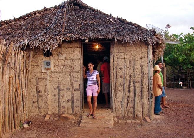 Aneel injeta R$ 600 milhões no Luz Para Todos e diretor batiza Iracema Portella madrinha do programa